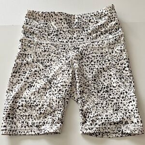 Old Navy Women's Black and White Patterned Bike Shorts